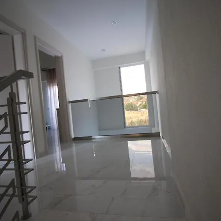 Sky Rays Luxury Апарт-отель 3*