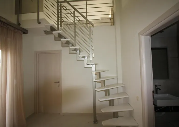 Sky Rays Luxury 公寓式酒店 3*