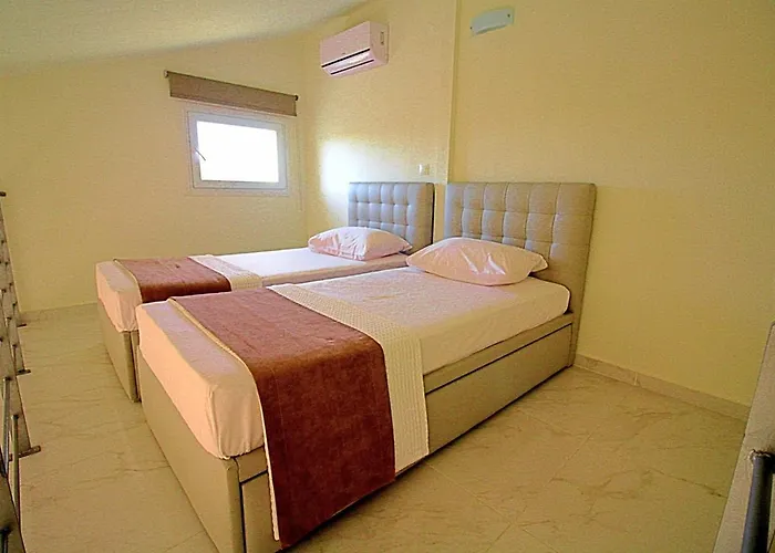 Sky Rays Luxury 公寓式酒店 3*